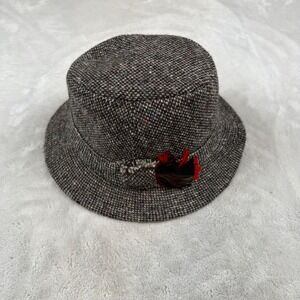 Hanna Hats of Donegal Mens Grey Donegal Tweed Wool Walking Hat with feather‎